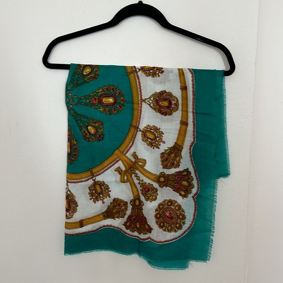 Printed Scarf - Green and Gold - Picture 2 of 3
